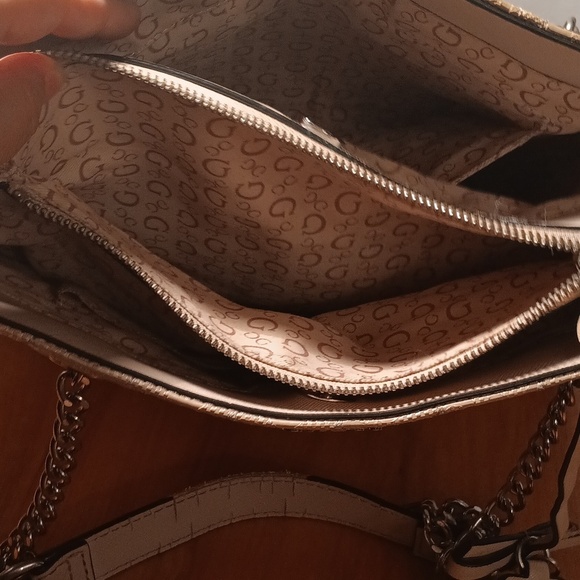 Guess Signature Beige Women Bag With Chain Handles - Picture 13 of 15